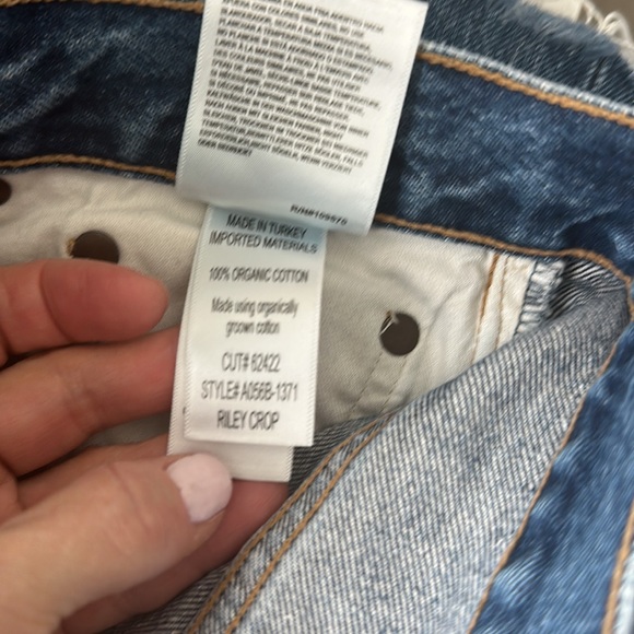 I don't know the style but they are cropped - Picture 4 of 4